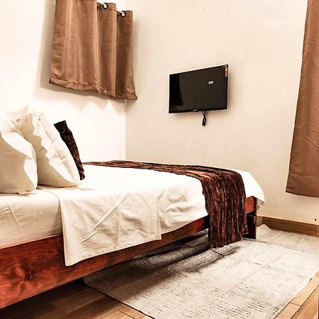 M'Serenity Guest House Antananarivo Buitenkant foto