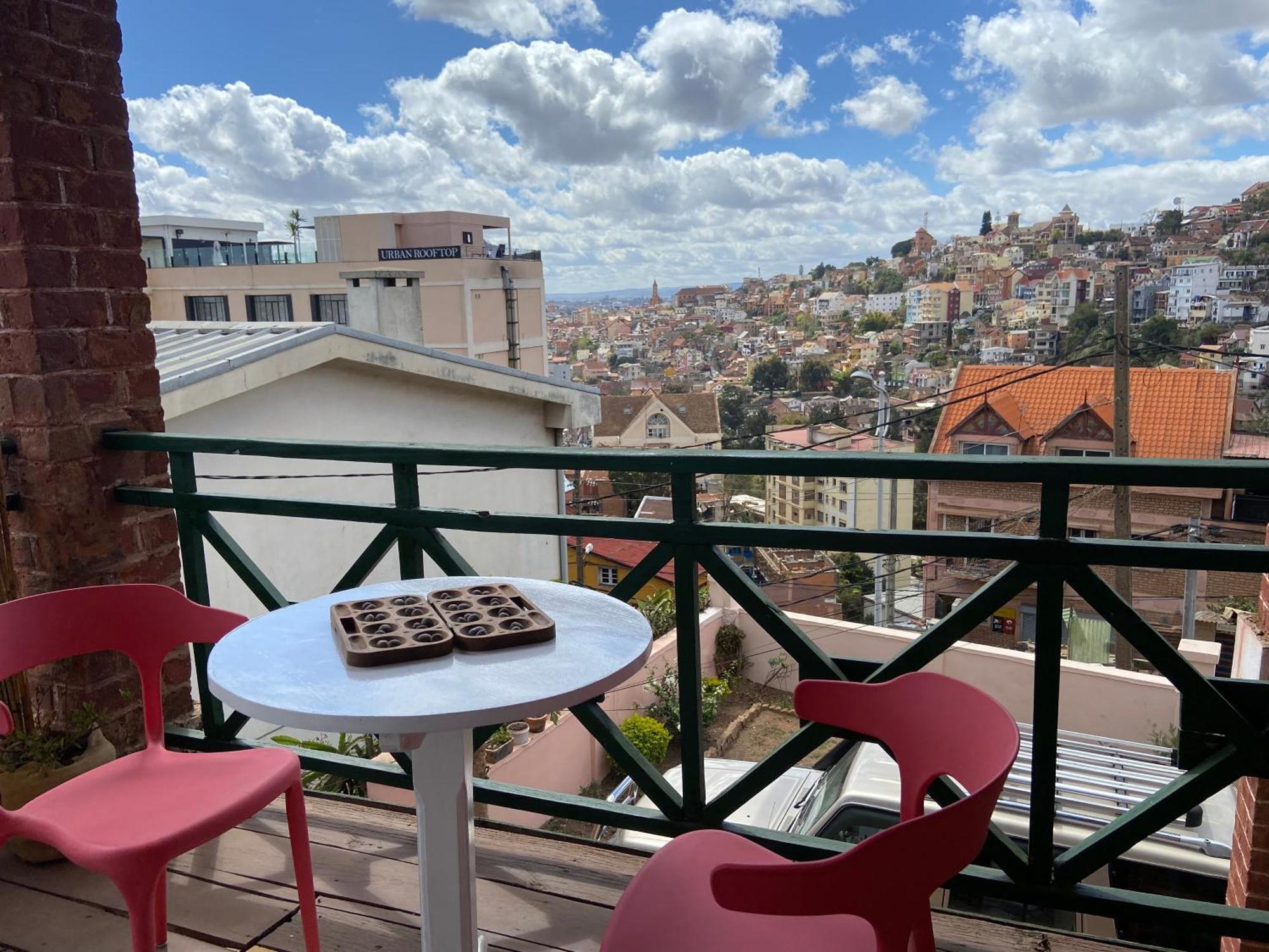 M'Serenity Guest House Antananarivo Buitenkant foto