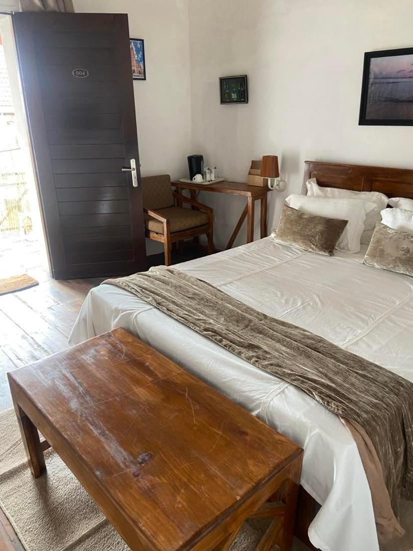 M'Serenity Guest House Antananarivo Buitenkant foto