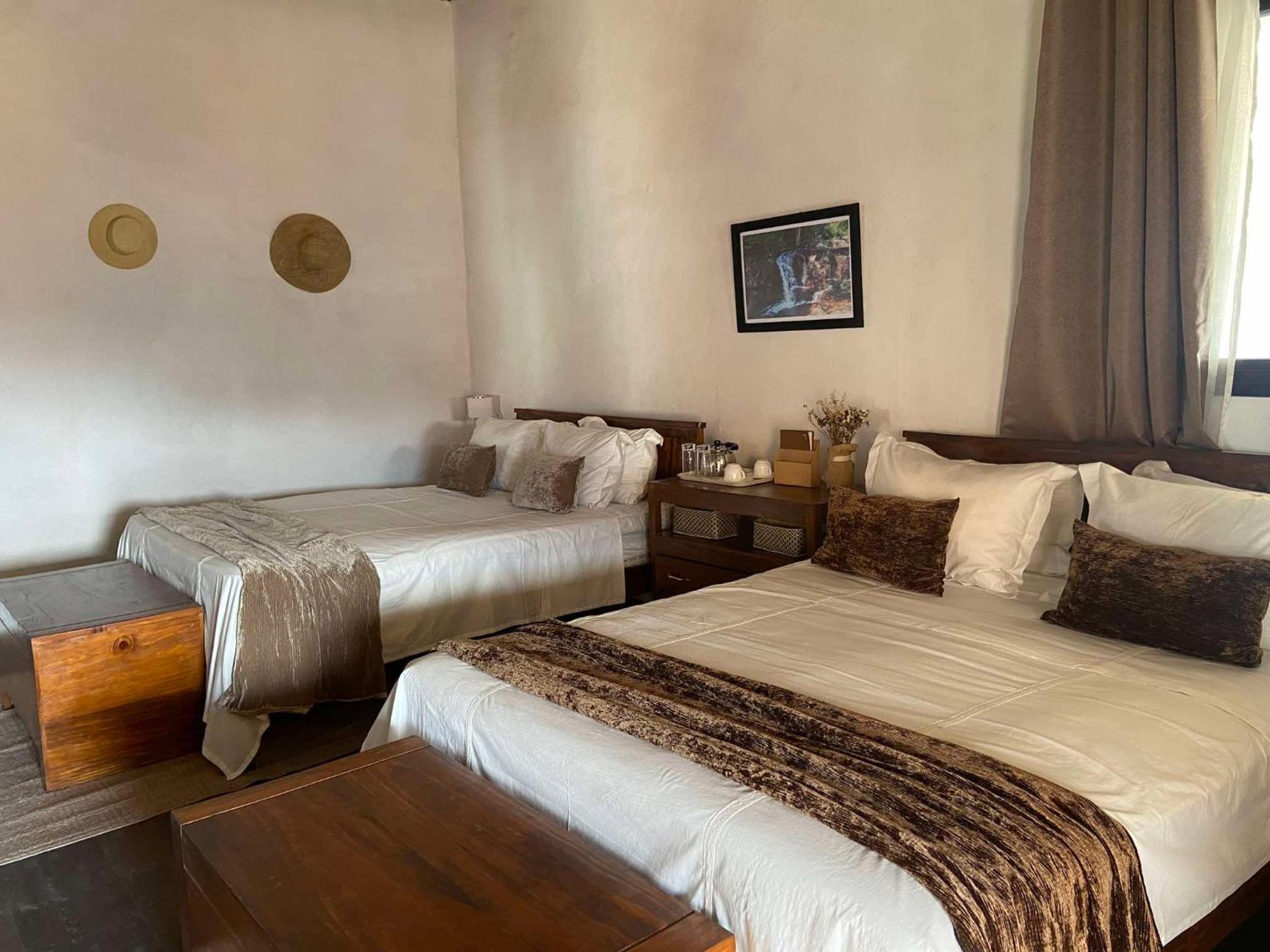 M'Serenity Guest House Antananarivo Buitenkant foto