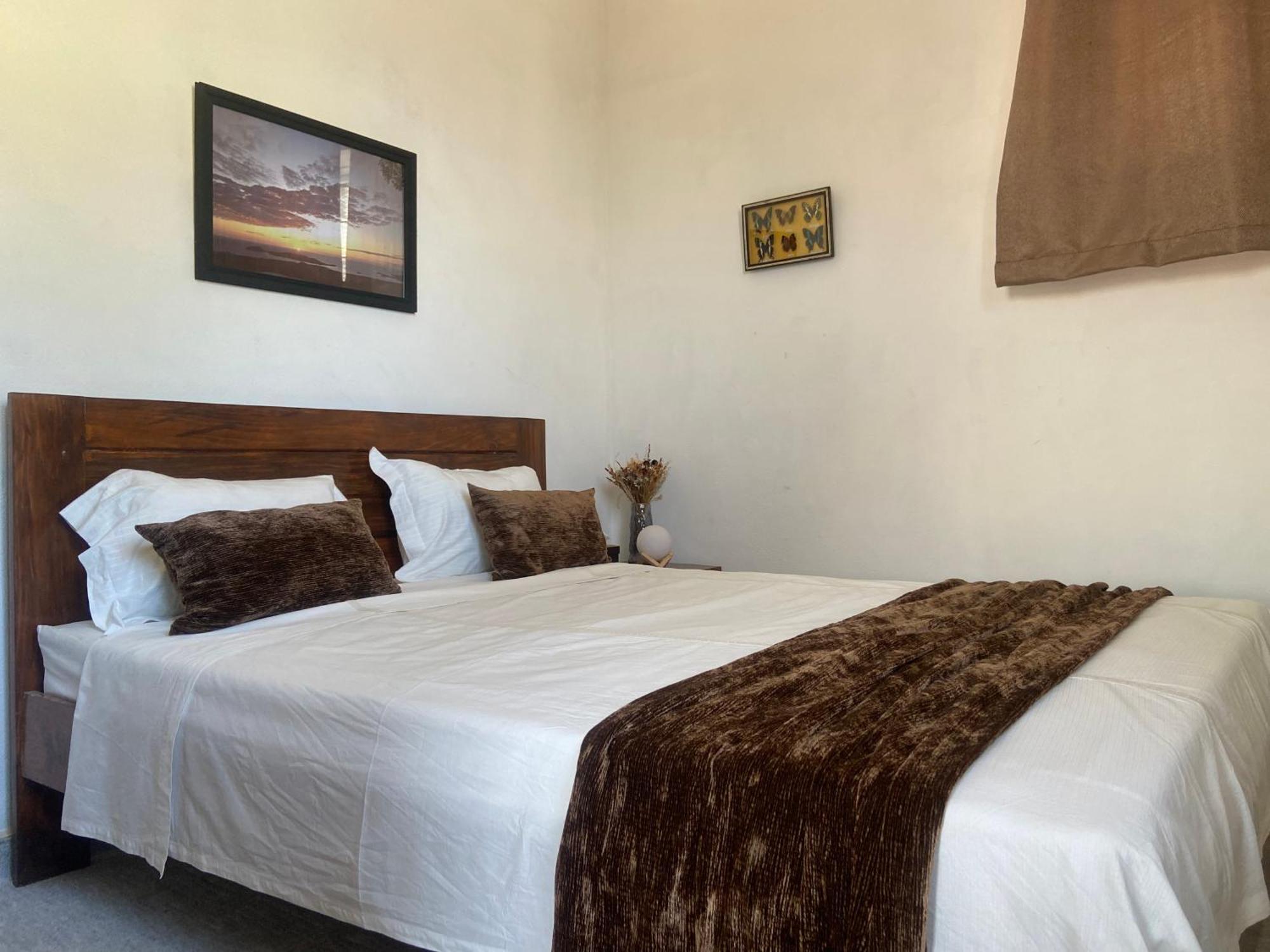 M'Serenity Guest House Antananarivo Buitenkant foto